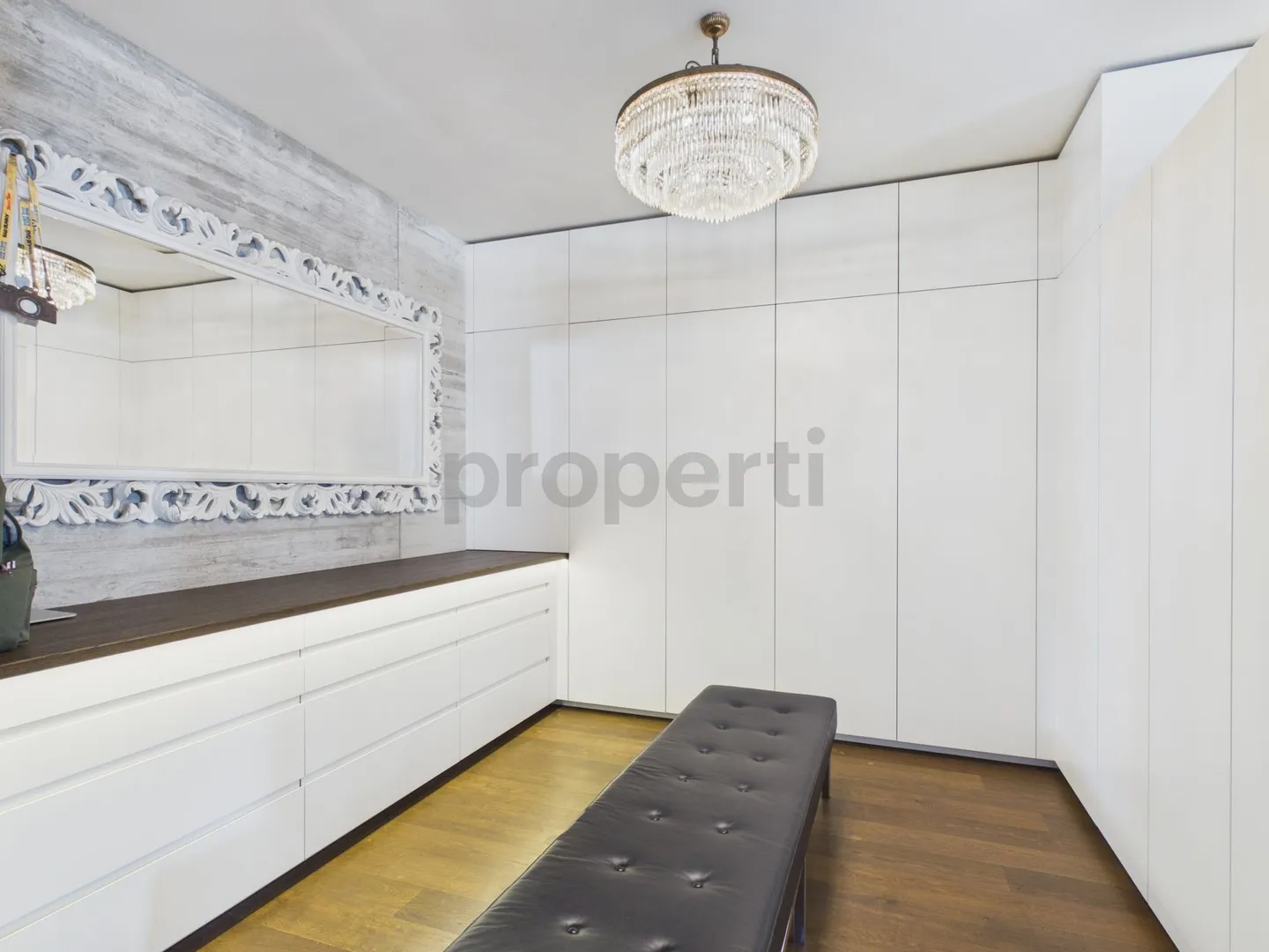 Exklusive Terrassenwohnung mit Blick ins Grüne und auf die Limmat, eine Oase mit privatem Pool und grosszügigen Räumlichkeiten - Photo 7 sur 13