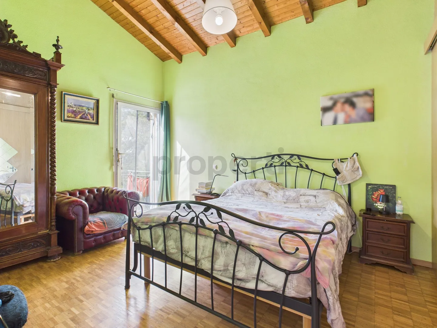 Tranquility and Nature: Beautiful Villa with Large Garden - Photo 5 of 13