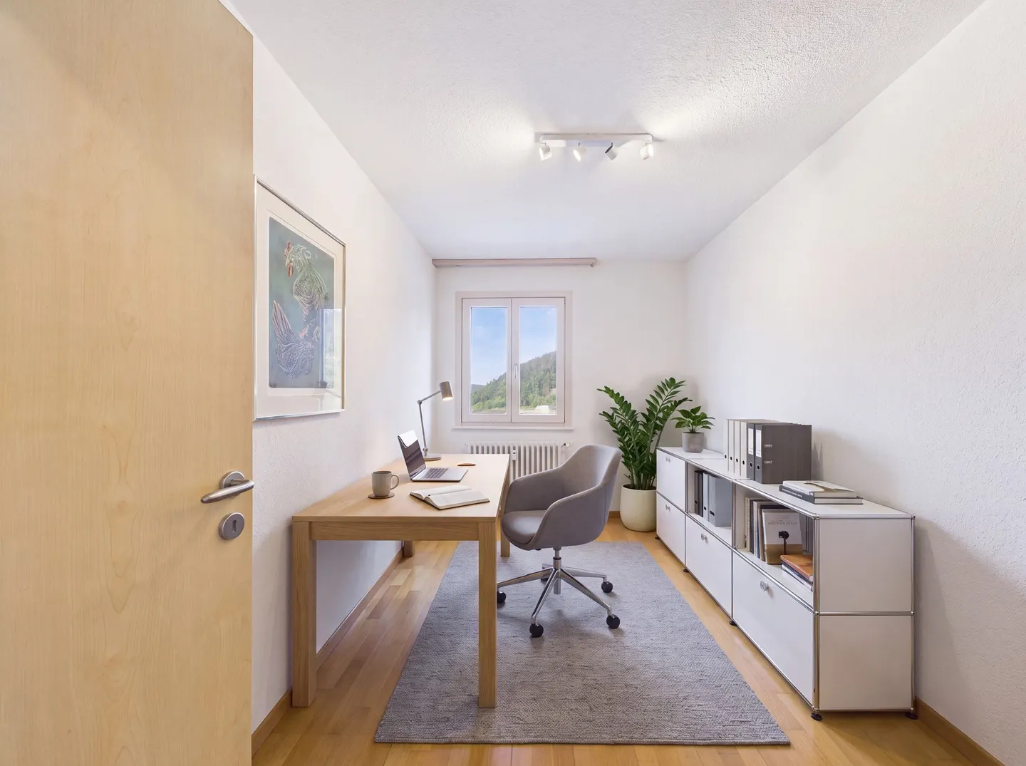 Grosszügiger Grundriss, Idyllischer Balkon & Frisch Renoviert im Jahr 2024! - Foto 10 von 13