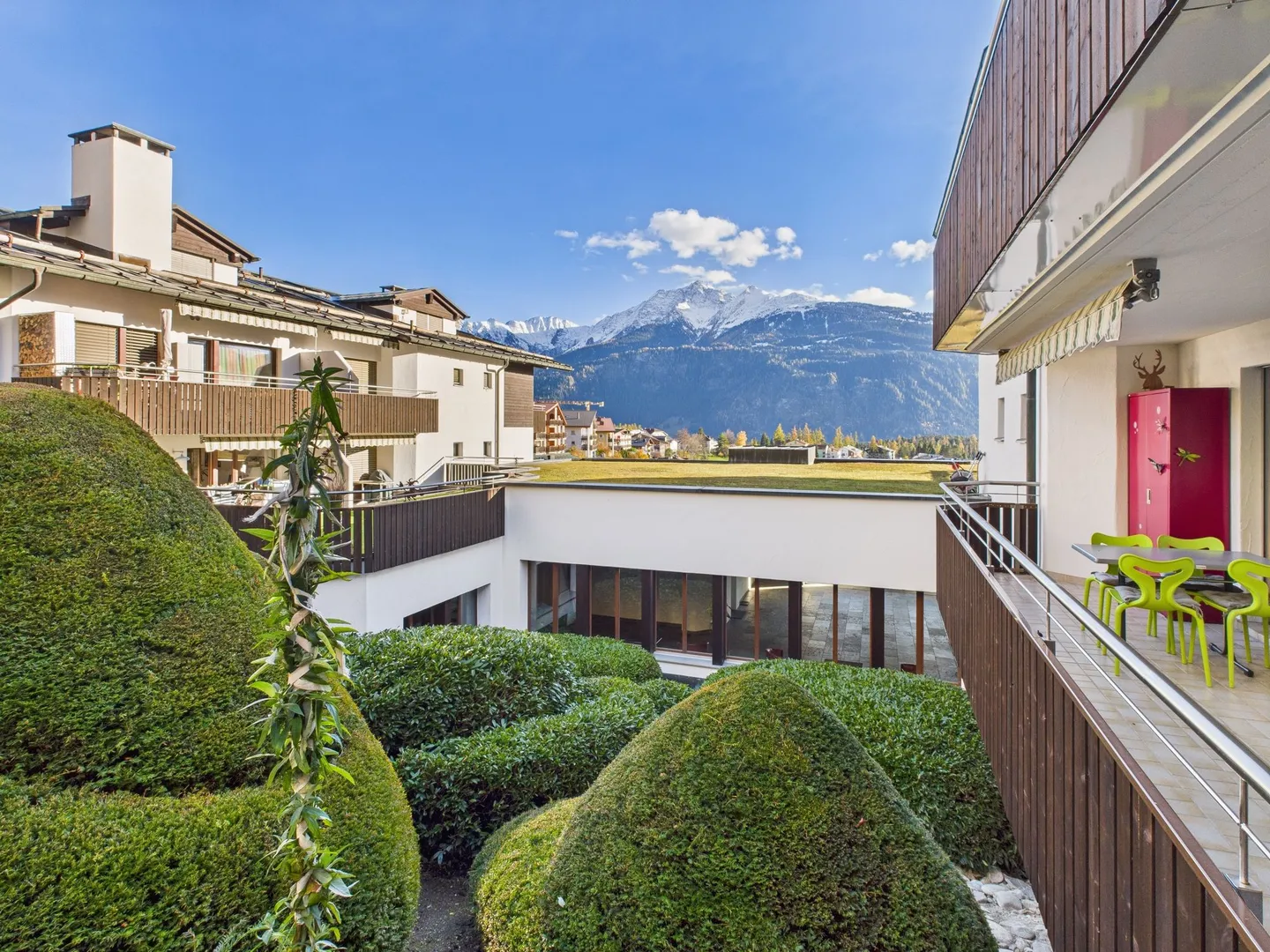 Living with a View - Charming 2.5-Room Apartment with Large Garden Terrace and Mountain View in Laax Village - Photo 12 of 13
