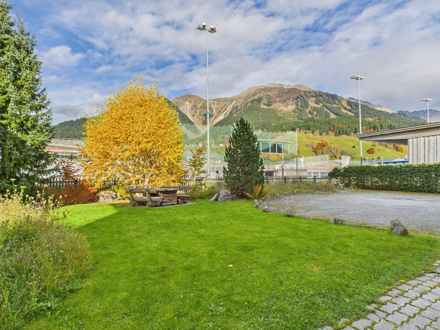 Appartement lumineux de 4,5 pièces avec cheminée à Klosters - 1ère et 2ème résidence possibles - Photo 12 sur 13