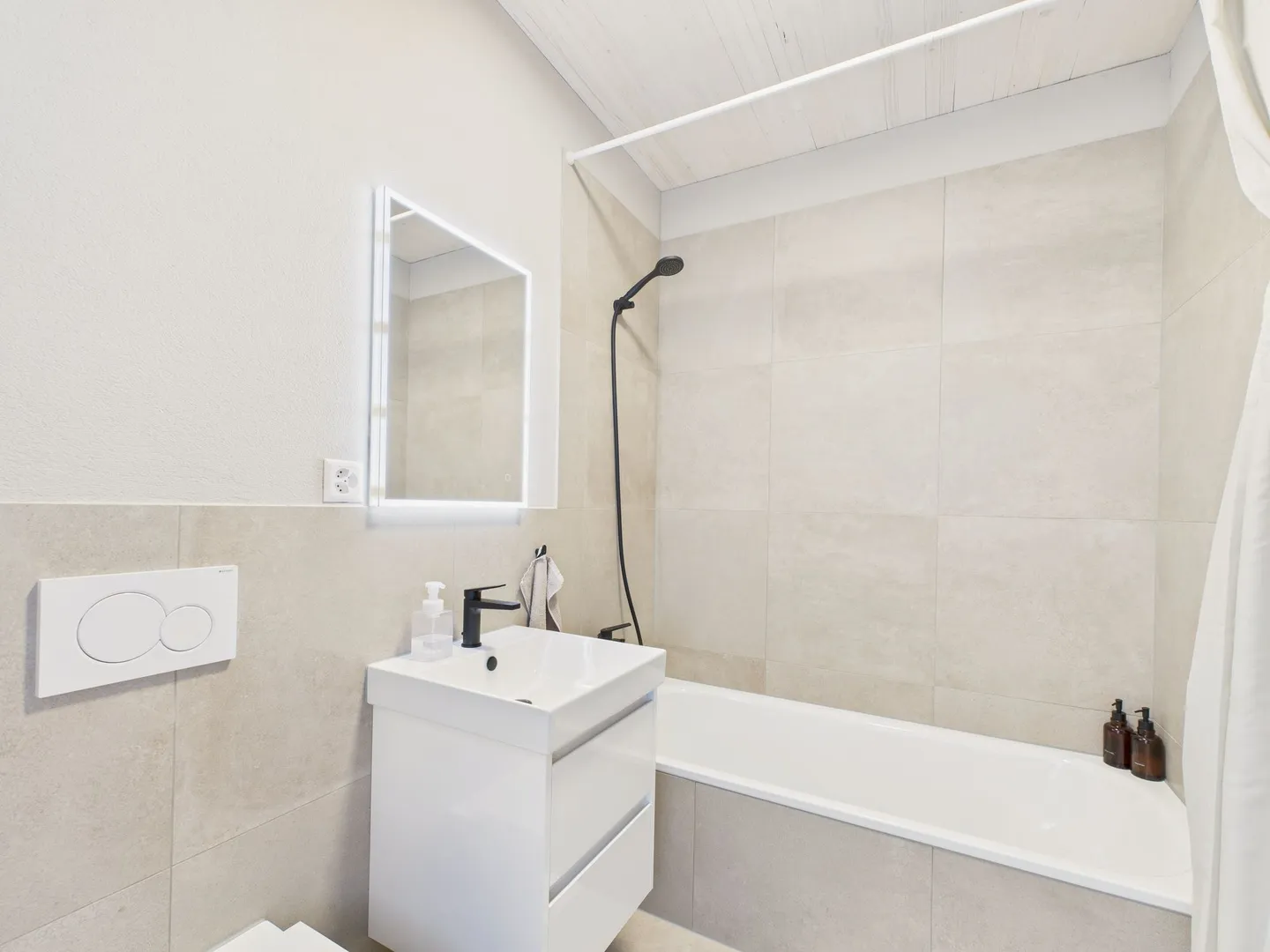 Appartamento 3.5 stanze esclusivo e moderno con vista sul lago di Zurigo a Richterswil - Foto 9 di 13