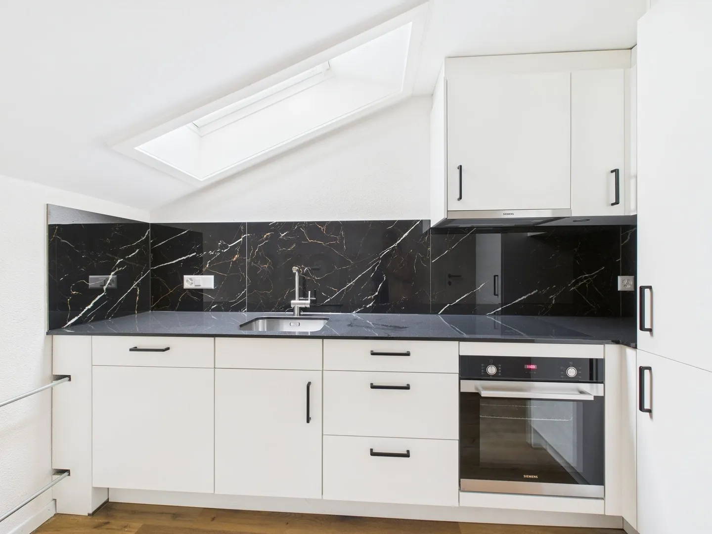 1. MOIS DE LOYER OFFERT***Appartement moderne de 3,5 pièces sous les combles à Küssnacht am Rigi - Photo 4 sur 12