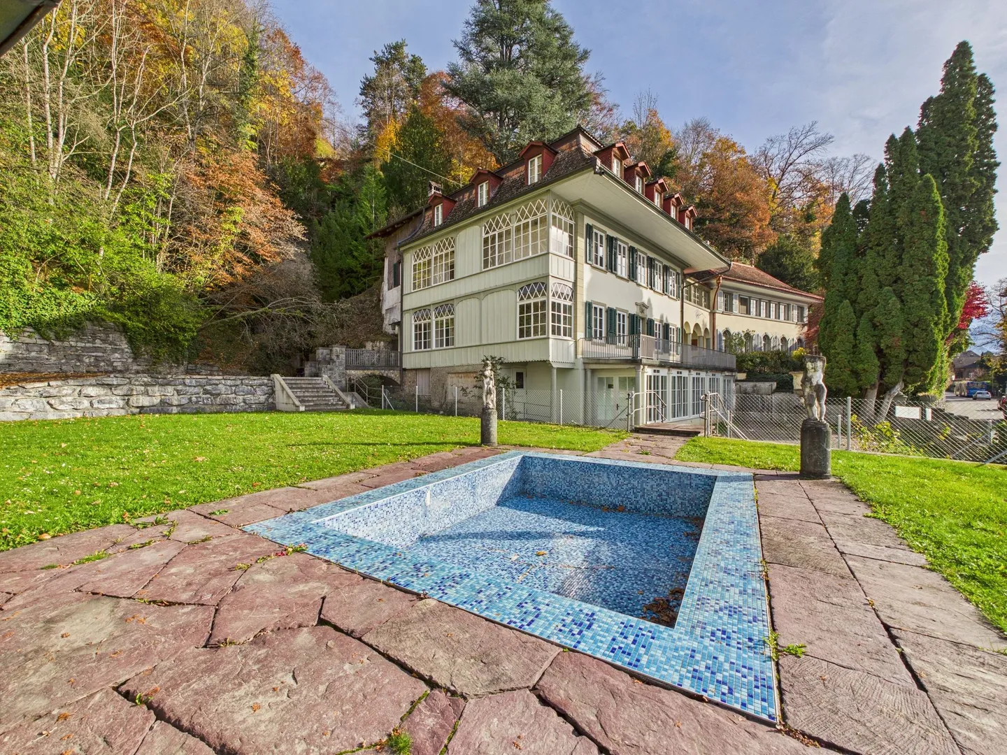 Exklusive Villa mit Seesicht in Sigriswil - Photo 1 sur 13