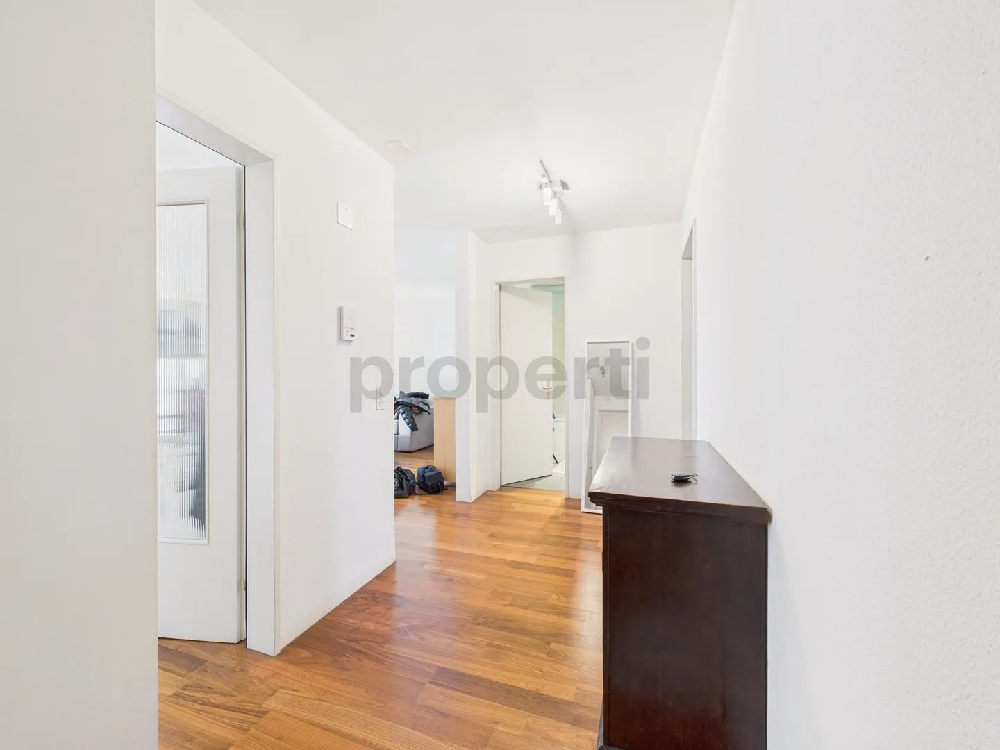 Elegant Furnished Apartment in Zurich - Photo 6 of 9