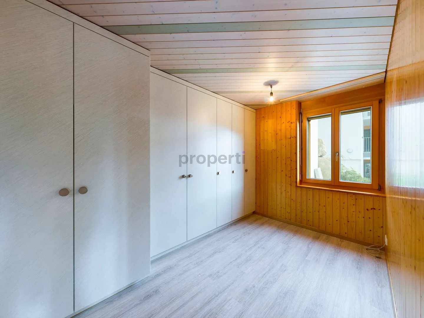 Ampio appartamento di 5,5 stanze con balcone a Sarnen - Foto 7 di 11