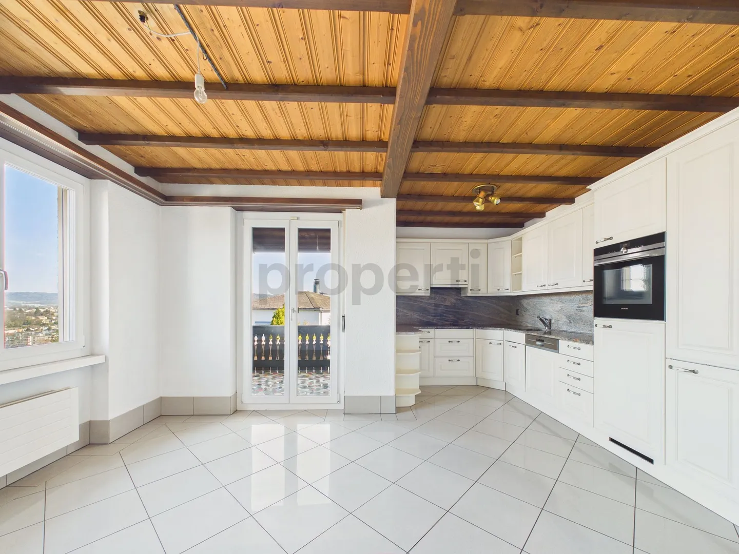 Spacious 8.5-room single-family house with balcony, Killwangen - Photo 4 of 13