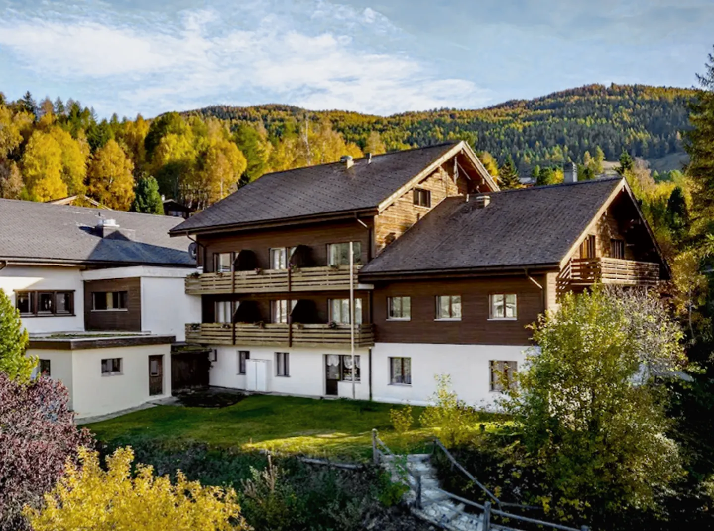 Rénovation complète 2026, vue imprenable sur les montagnes et idéal pour un second domicile / appartement de vacances - Photo 1 sur 8