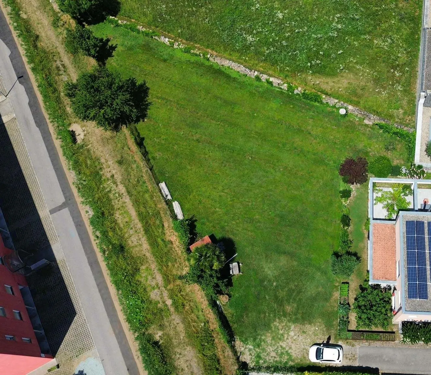 Terrain constructible à vendre à Castione - L'emplacement idéal pour réaliser la maison de vos rêves - Photo 2 sur 4