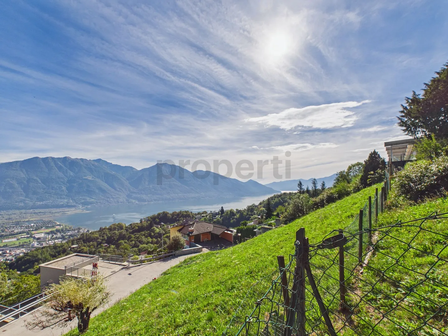 Baugrundstück mit Seeblick - Wohnbauentwicklungsmöglichkeit - Foto 6 von 13