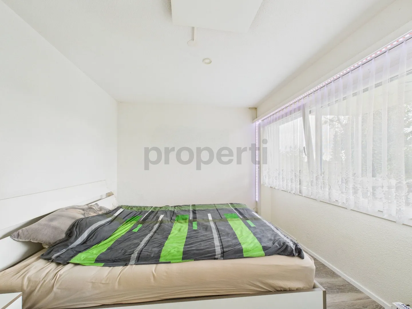 Inviting 6.5-room single-family house with three residential units and large plot in Boppelsen - Photo 5 of 13