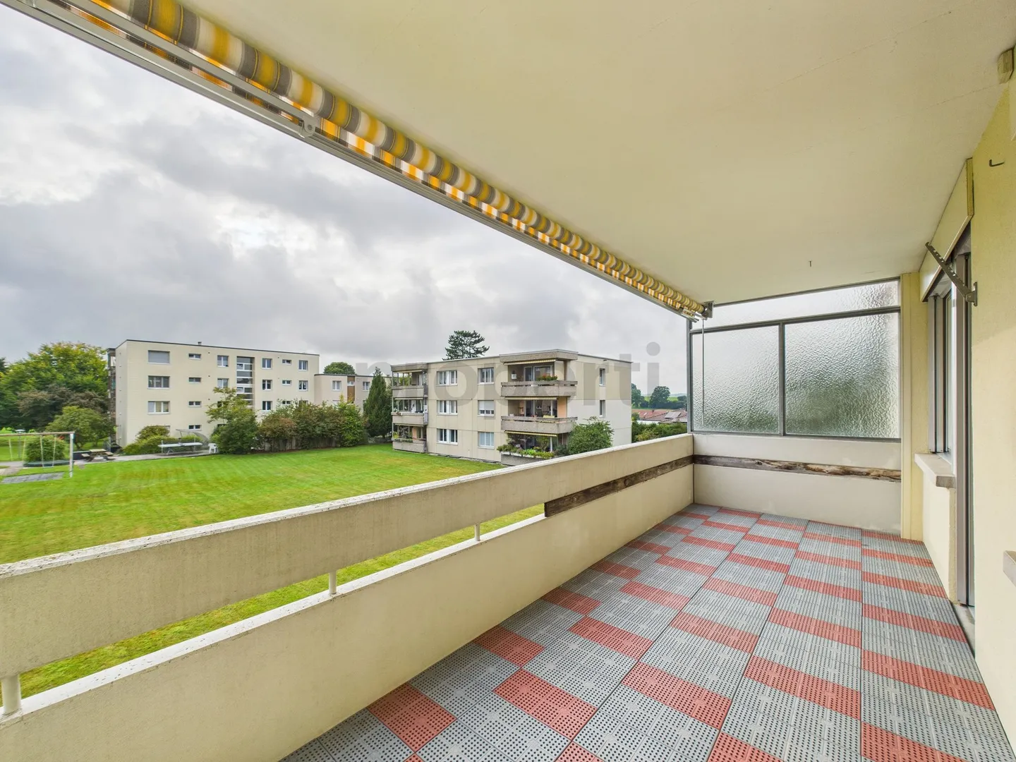 Spacious and bright 5.5-room family apartment in Schwarzenburg - Photo 11 of 13