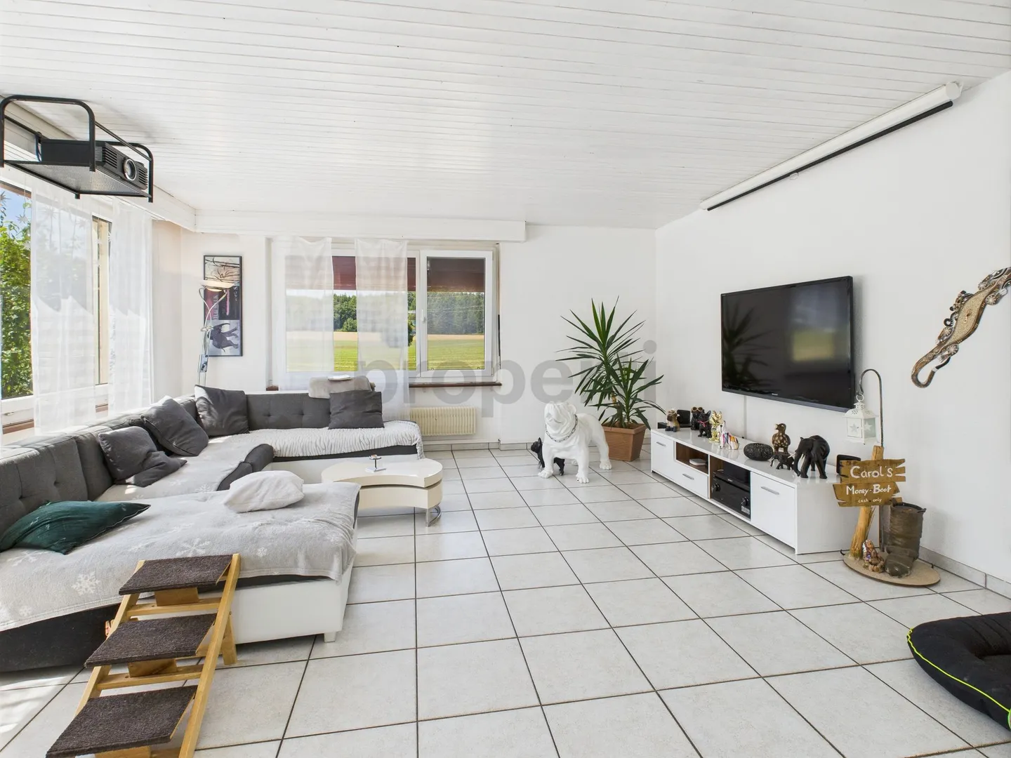 Grosszügiges Zweifamilienhaus mit Wellnessoase und Ausbaupotenzial in Uettligen - Foto 2 von 13