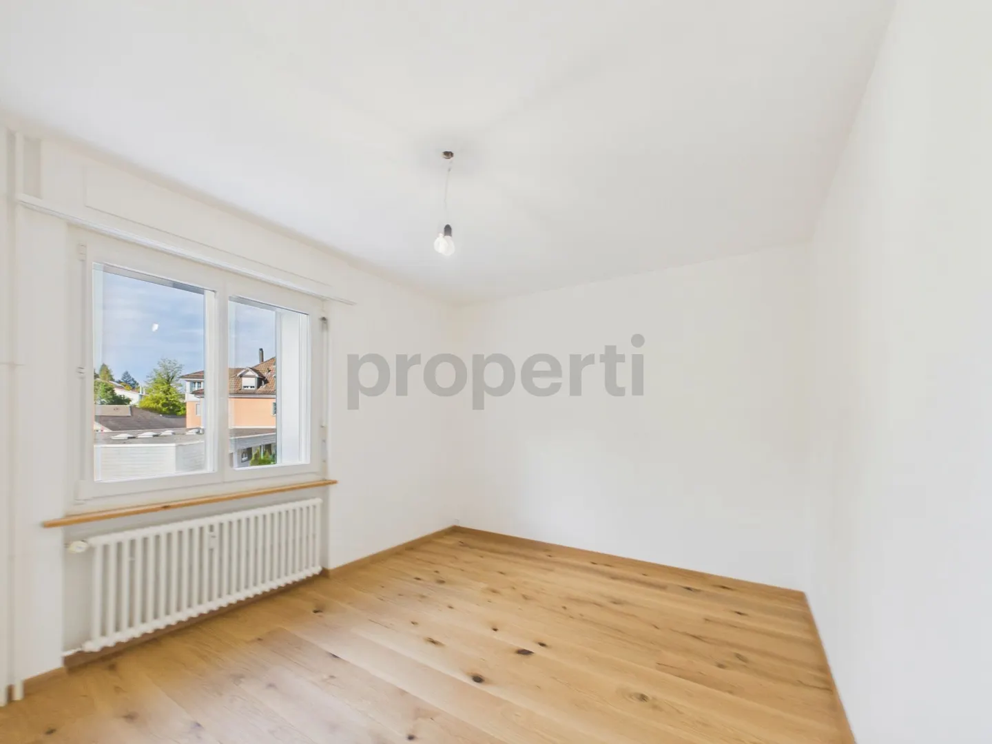 Freshly Renovated (2026), Sunny Balcony & Attractive Price-Performance Ratio! - Photo 5 of 9