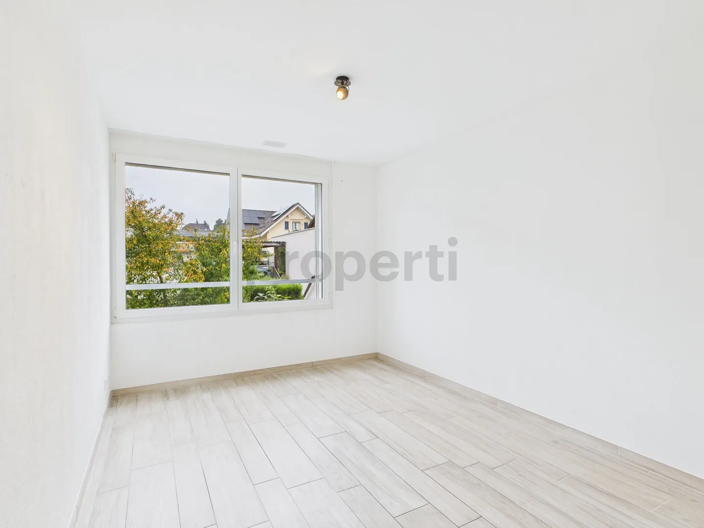 Light-Filled Dream Apartment in Niederwil AG with 5.5 Rooms - Photo 5 of 9