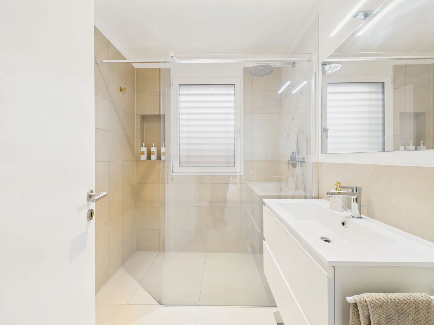 Modern 2.5-room apartment in new construction in Bellinzona - Photo 9 of 11