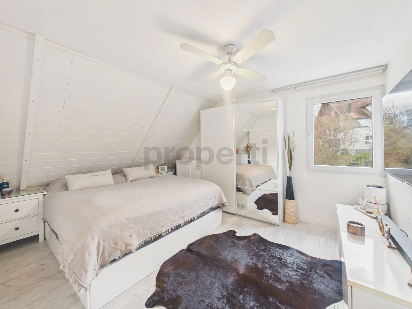 Renovated 6.5-room single-family house with spacious garden in Menziken - Photo 6 of 13