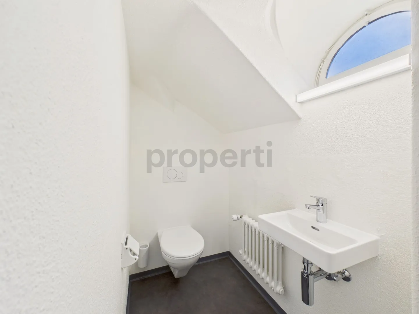 Charming 3.5-room apartment with balcony in Lucerne - Photo 10 of 12