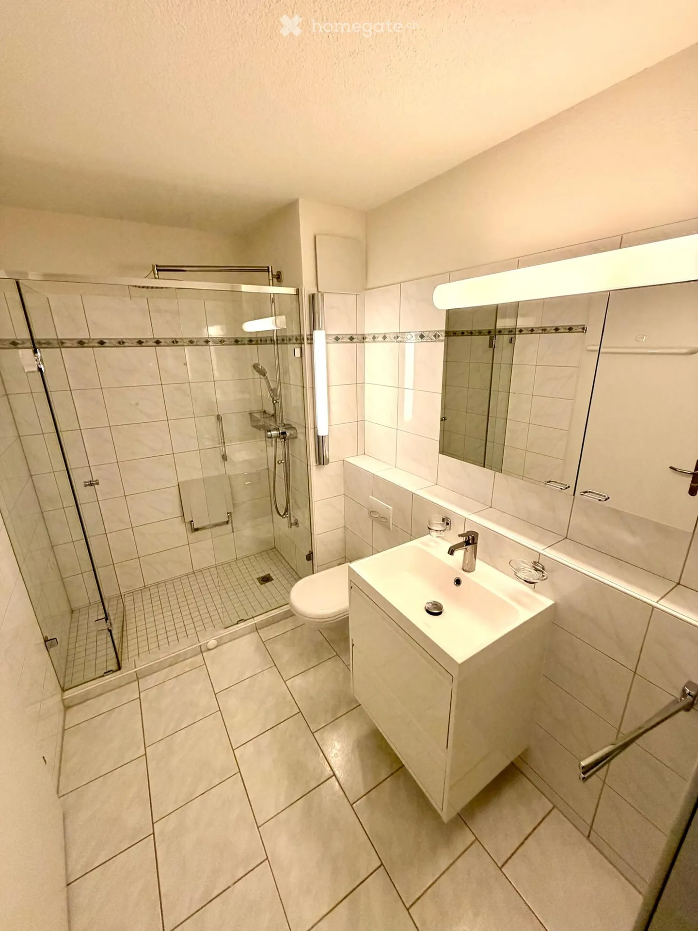 Moderno appartamento di 3.5 locali con ascensore e parcheggio sotterraneo, Unterengstringen - Foto 11 di 13