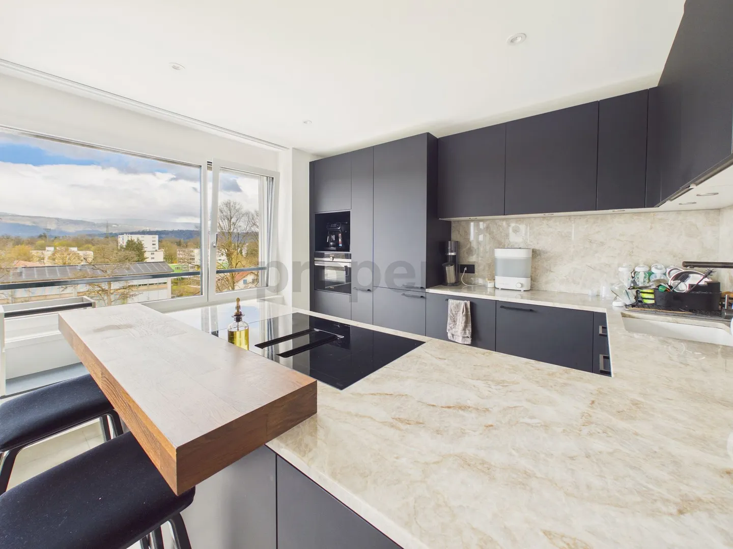 Like-new 4.5-room apartment - Bellissa development in Lyss - Photo 5 of 13