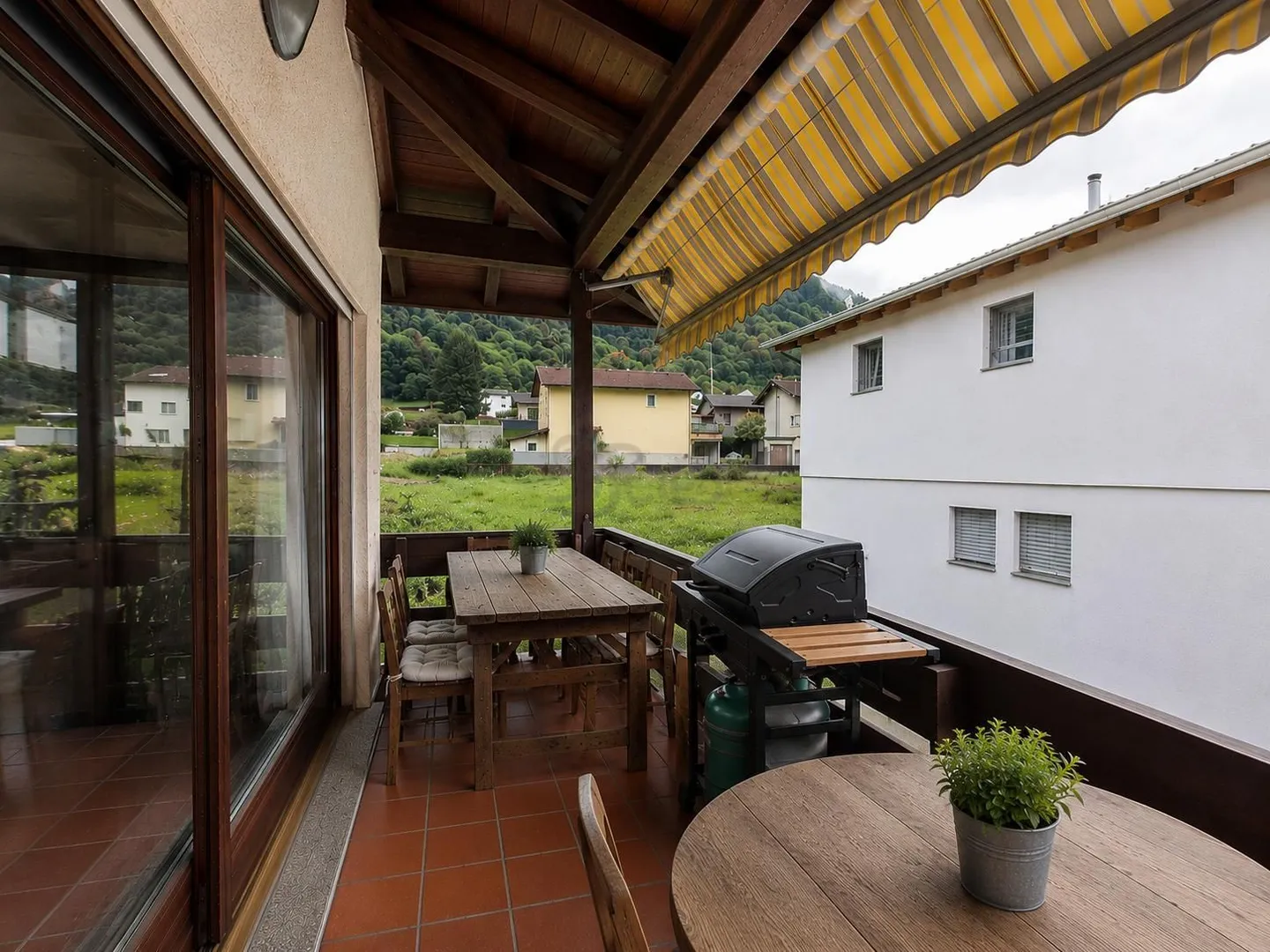 Elegant 4.5-room apartment in a two-family villa with garden, Arbedo-Castione - Photo 5 of 13