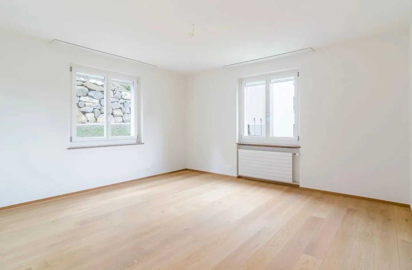 Charming Apartment with Lake View - Photo 6 of 8