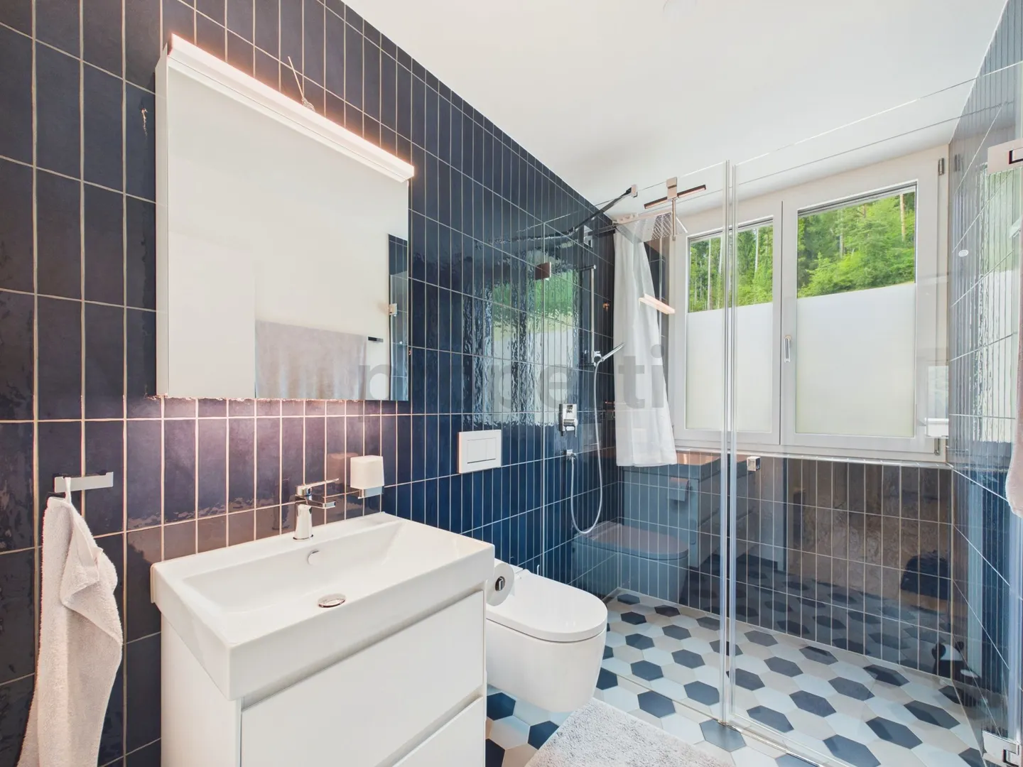 Appartamento attico esclusivo in posizione elevata con vista mozzafiato! - Foto 8 di 10