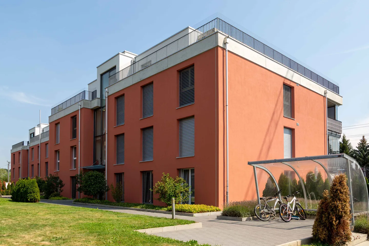 Placement de capital solide dans le Seeland bernois 10 appartements, construits en 2014 - Photo 1 sur 12
