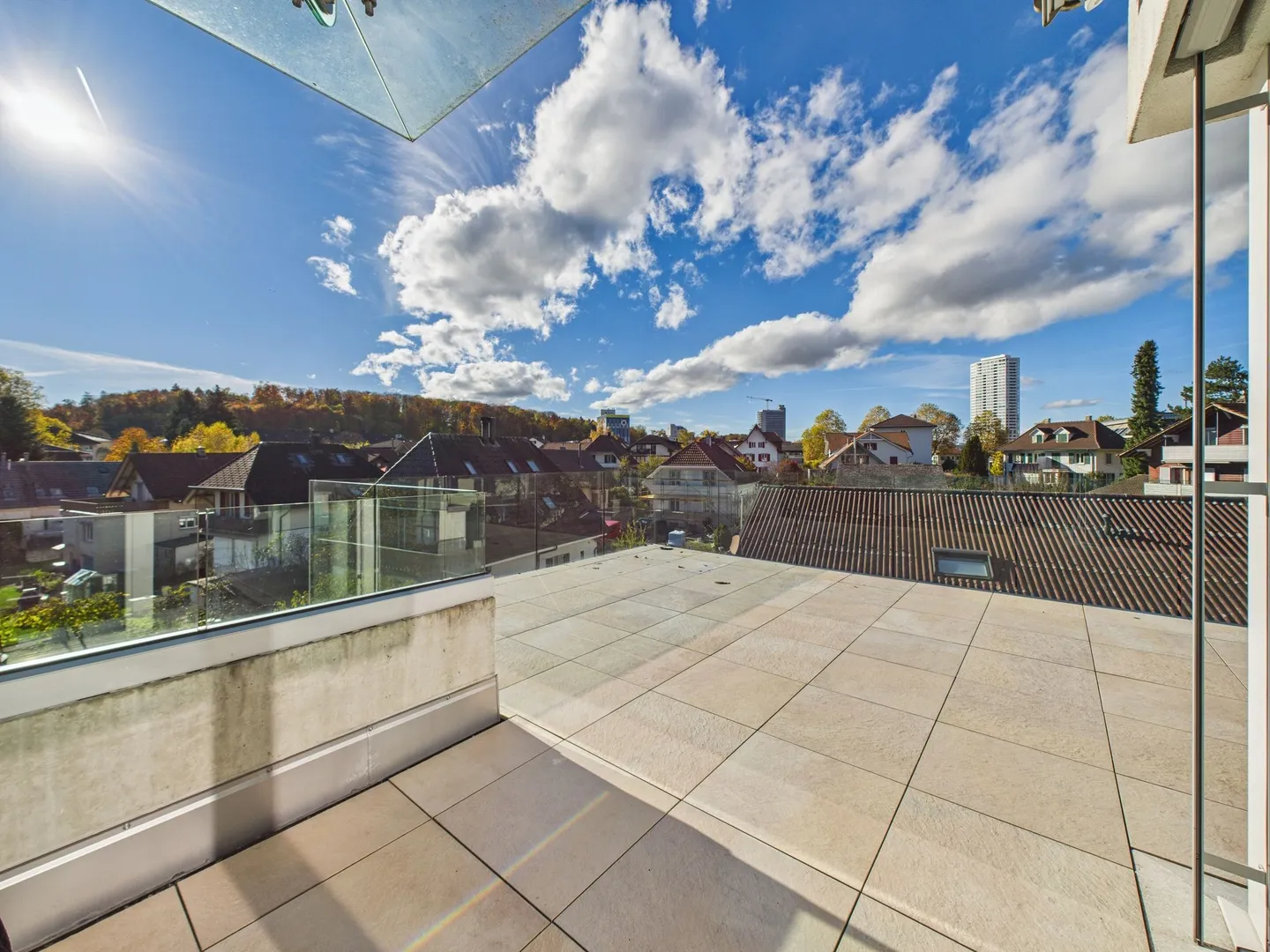 Exclusive penthouse apartment with sun terrace in Ostermundigen, Canton BE - Photo 1 of 13