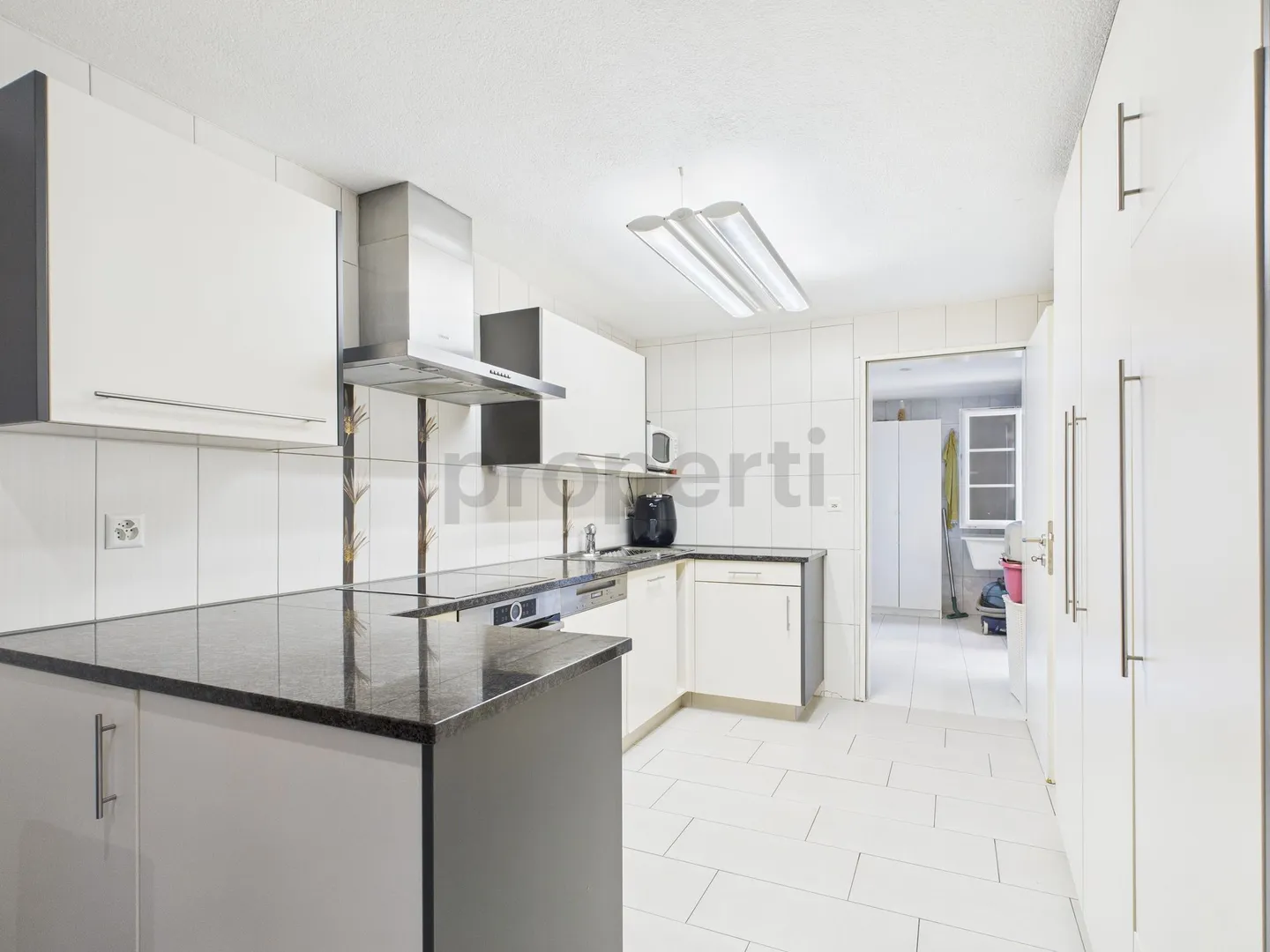 Einladendes Reihenhaus in Basel mit 6.5 Zimmern - Foto 5 von 12