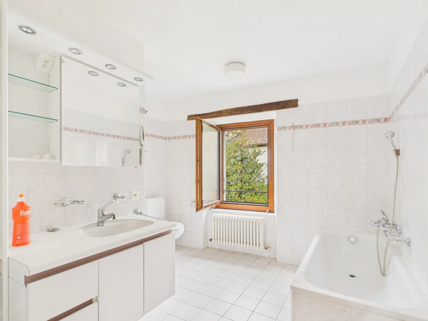 Spacious independent house with 5 rooms in Breggia-Bruzella - Photo 10 of 12