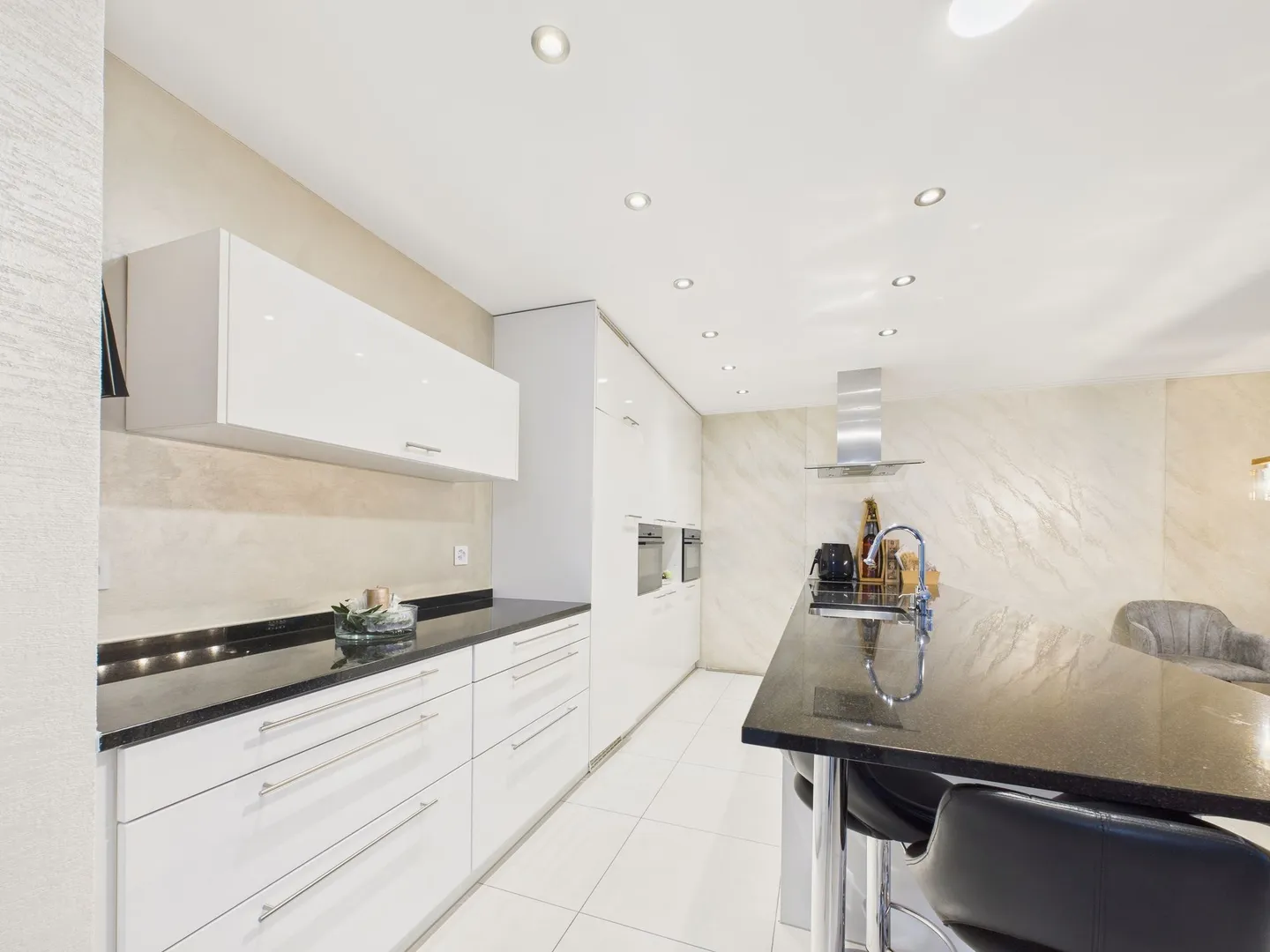 Modernes 5.5-Zimmer Einfamilienhaus mit Terrasse in Münchwilen - Photo 2 sur 12