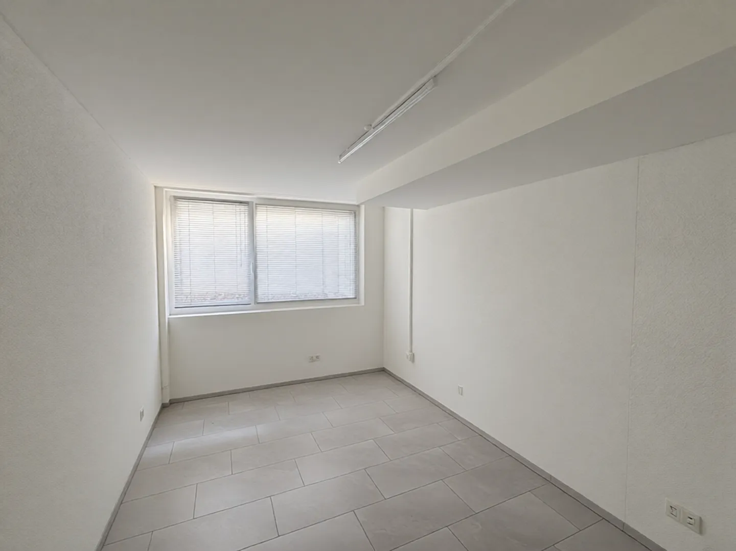 Large 2.5-Room Basement Apartment with Great Potential in Menziken - Photo 5 of 10