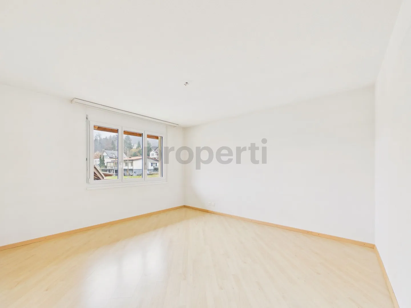 Moderne Maisonette mit Balkon - Foto 8 von 11