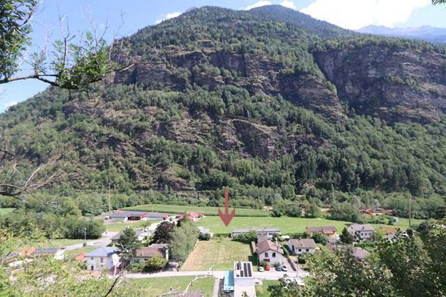 Terreno edificabile in posizione soleggiata  Valle di Blenio (Corzoneso / Acquarossa) - Foto 2 von 6