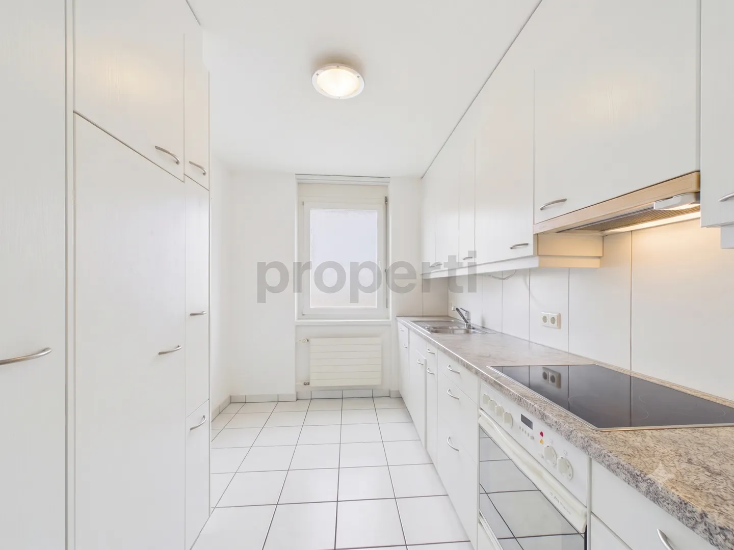 Sonnige Wohnung mit Balkon - Foto 2 von 11