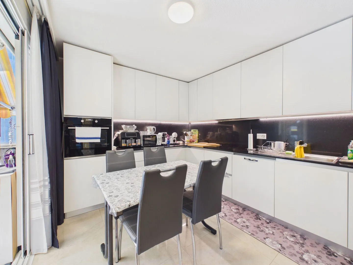 Élégant appartement de 4.5 pièces à Gordola haut standing dans un quartier bien desservi - Photo 4 sur 13