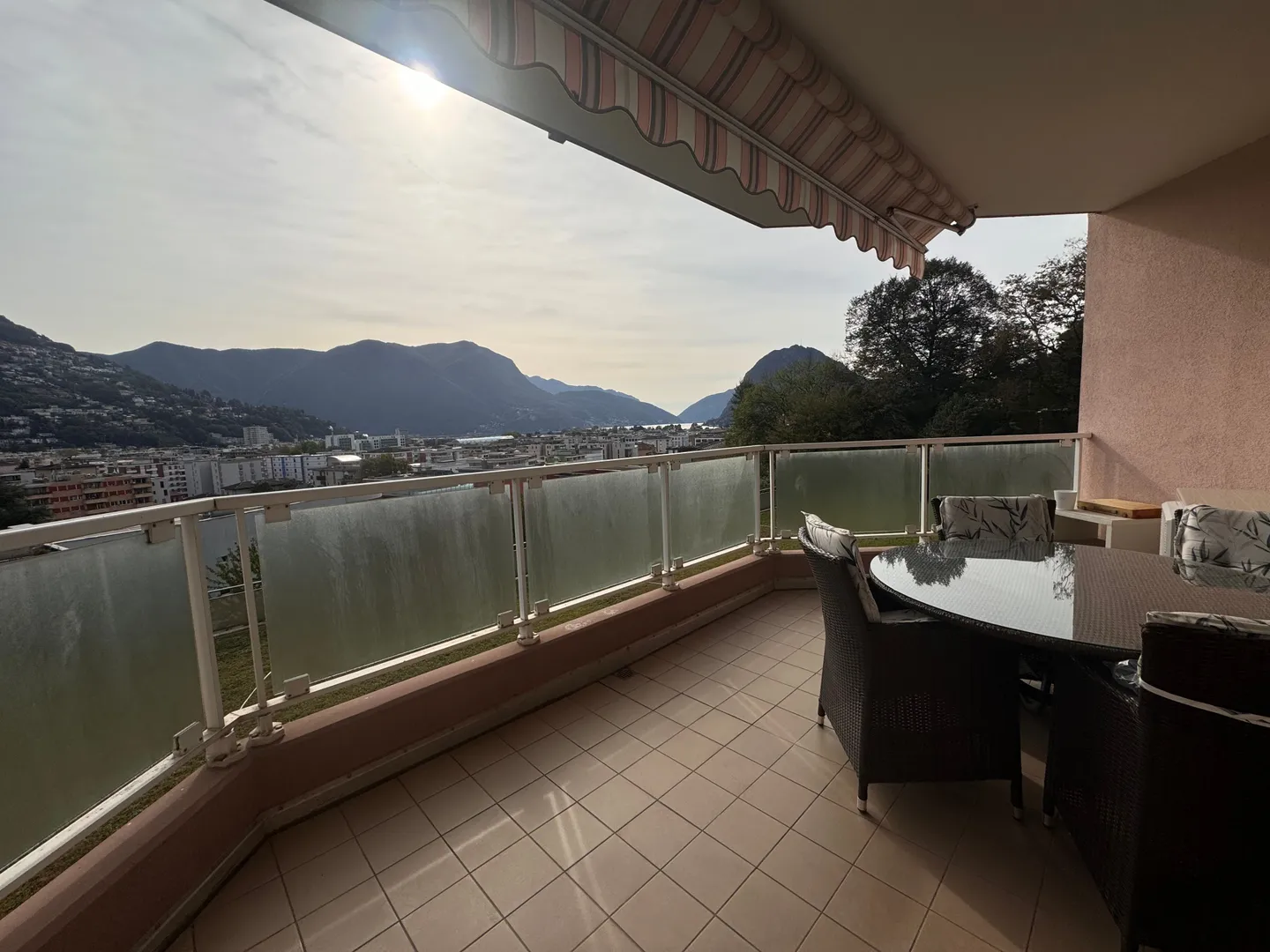 Exclusive 4.5-room apartment with terrace and panoramic views - Photo 5 of 7