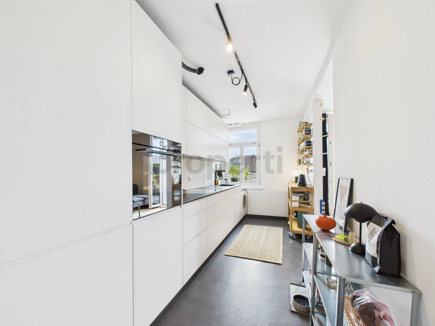 Grosszügige 6-Zimmer-Wohnung -ZUM WOHLFÜHLEN GEDACHT! - Foto 4 von 13