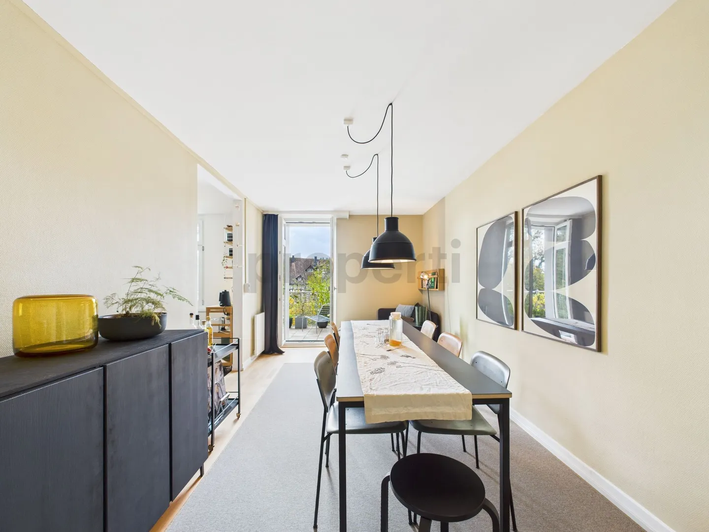 Grosszügige 6-Zimmer-Wohnung -ZUM WOHLFÜHLEN GEDACHT! - Foto 2 von 13