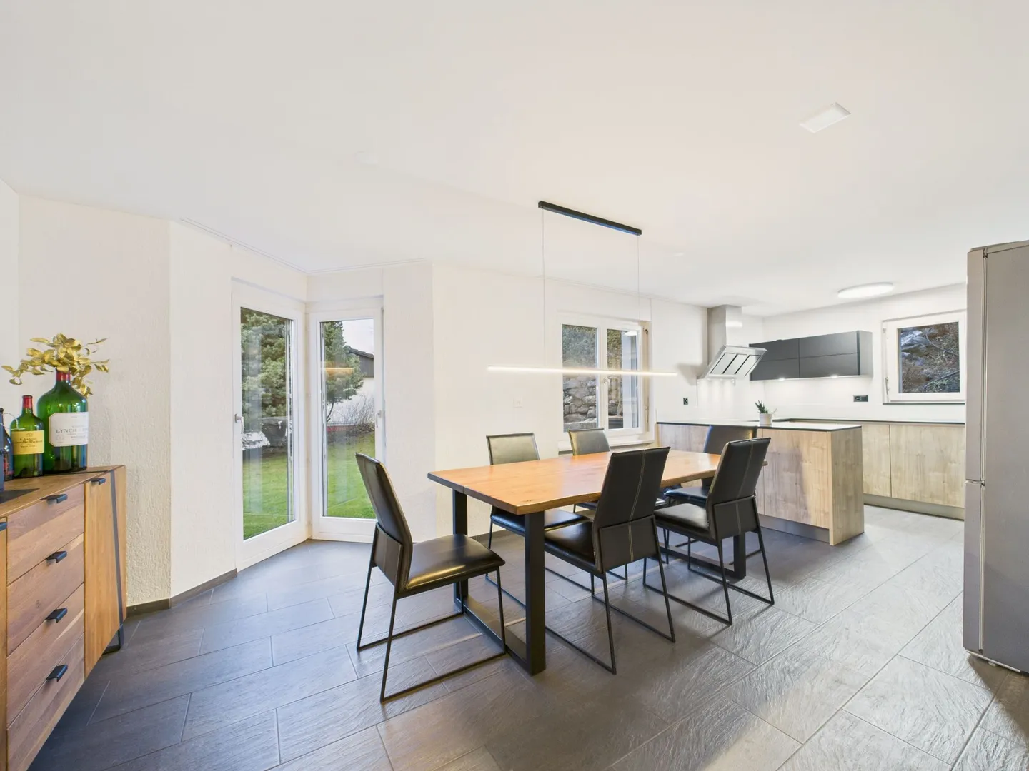 Fascinating Single-Family Home with Garden in Bichwil, Canton SG - Photo 5 of 12