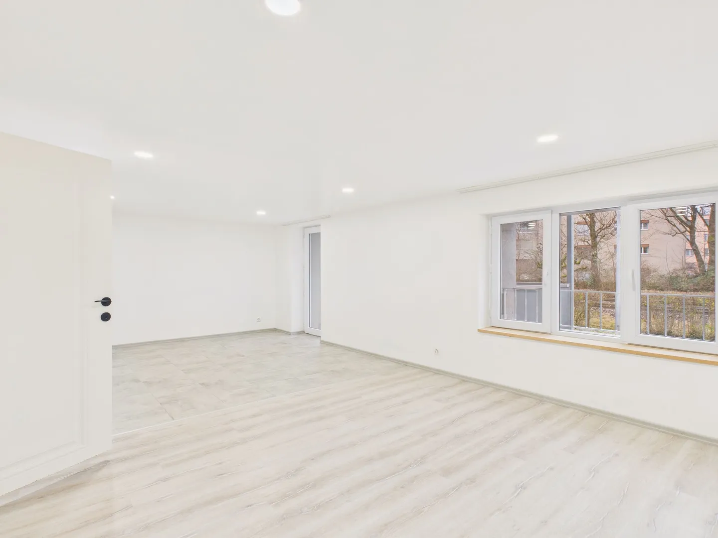 Charming 3.5-room apartment with balcony in Amriswil - Photo 2 of 12