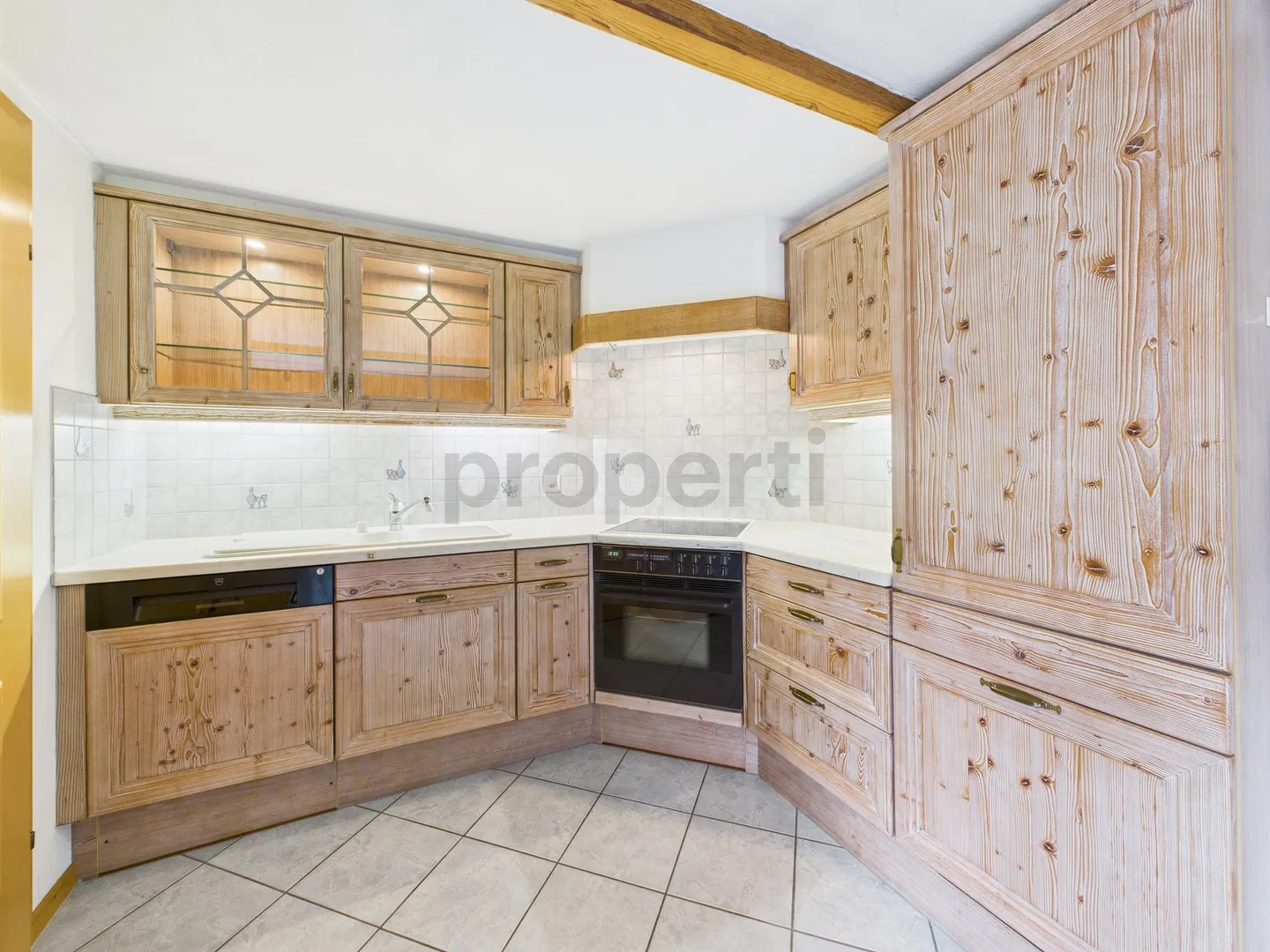 Appartamento attico 3.5 camere affascinante a Cham - Foto 2 di 8