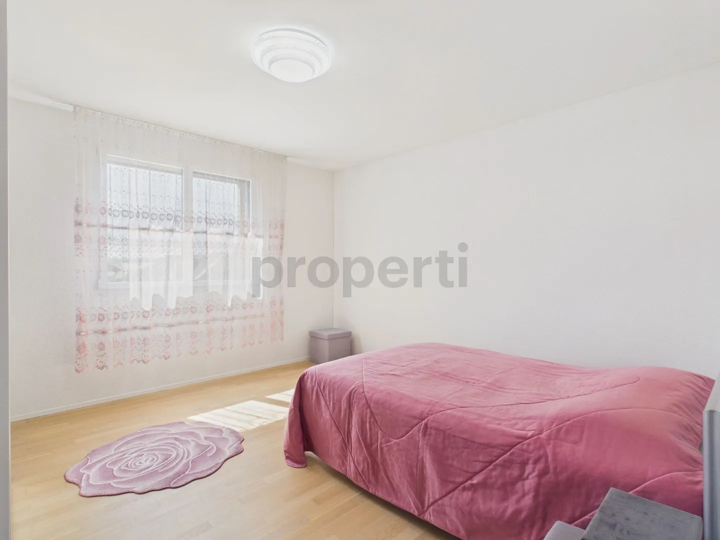 Property Standard with Panoramic Windows: Generous 74 m², Underground Parking Included and Sunny Balcony - Photo 5 of 11