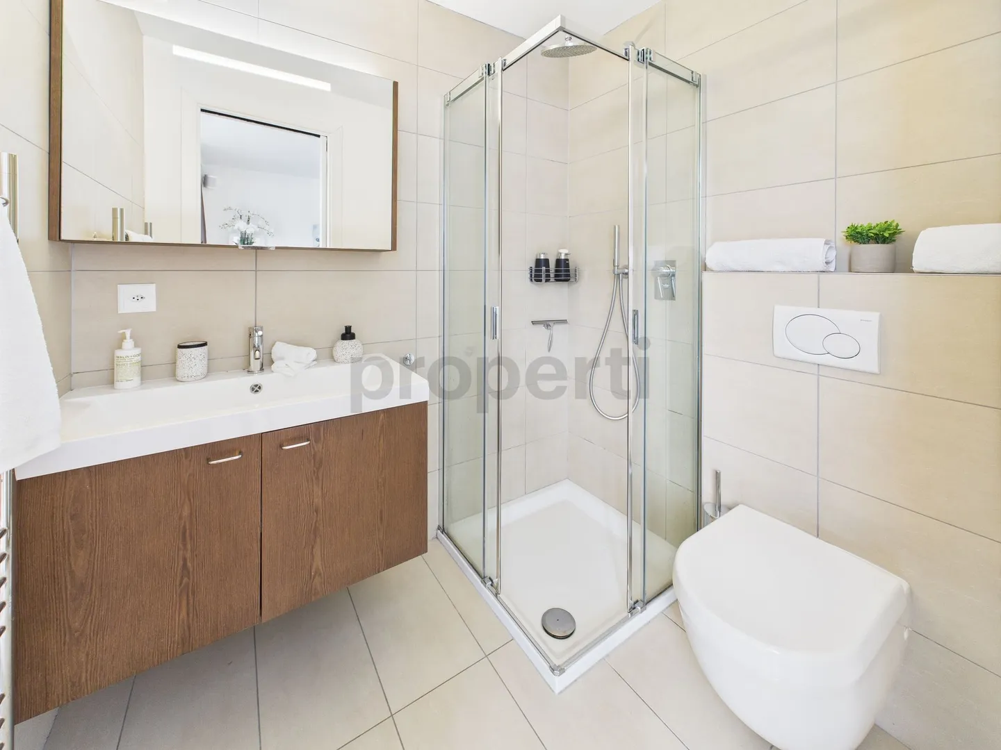 Elegante Villa in Bissone mit direktem Zugang zum Luganersee - Foto 10 von 13