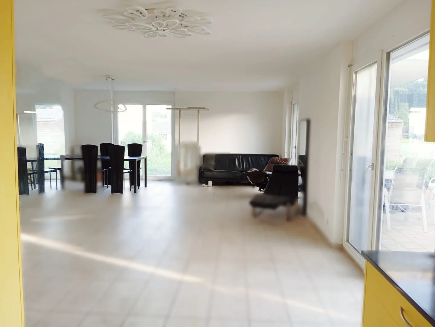 Modern 5.5-room semi-detached house in a quiet location in Schmitten FR - Photo 4 of 8