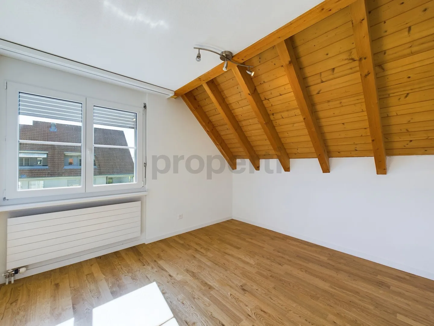 Grosszügige 4.5-Zimmer Maisonette-Wohnung in Dällikon - Foto 5 di 13