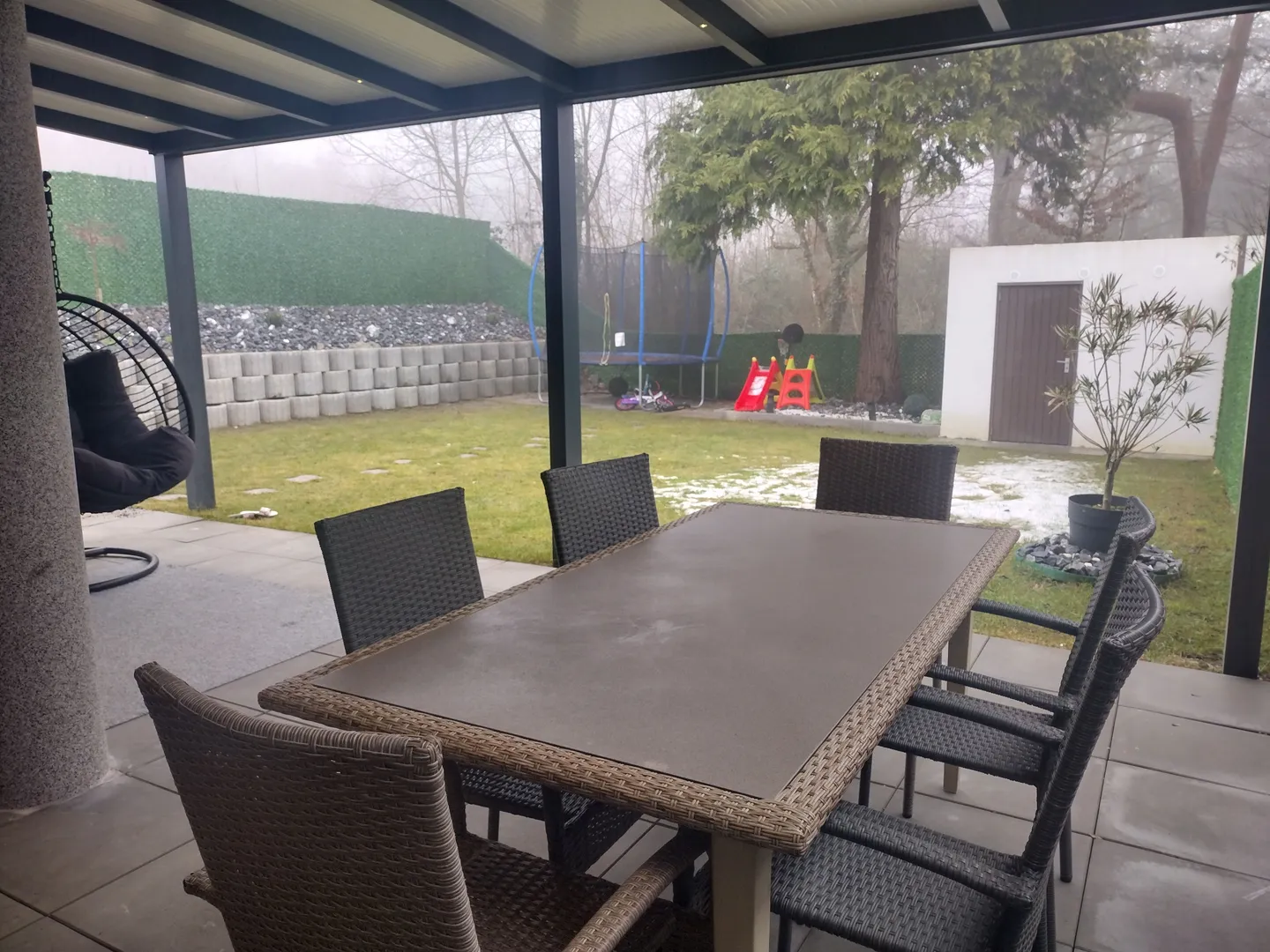 Casa d'angolo di 6,5 locali recentemente ristrutturata con un fantastico giardino a Buchs - Foto 10 di 12