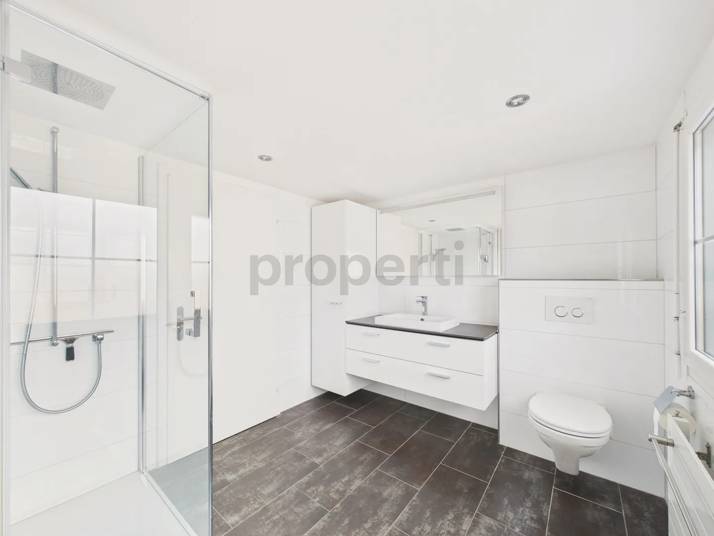 Charming 3.5-room apartment with balcony in Urnäsch - Photo 9 of 11