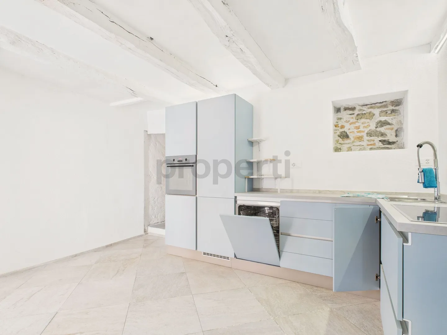 Elegantes Einfamilienhaus mit großem Balkon, Breggia - Foto 1 von 13